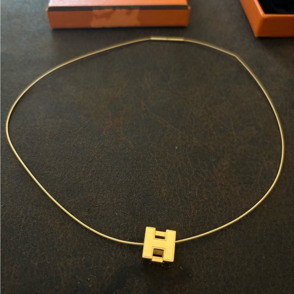 Authentic 24K gold Hérmes Cage H necklace. - Picture 1 of 4